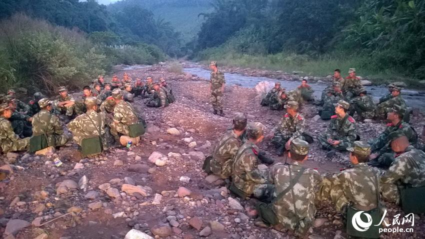 ���ӵ���������ź�12�����С�ӿڣ���·���裬ֻ��ͽ��������ӡ��ɳ��ȷ�Ӻ󣬲���ԭ���������侯�ٱ��߳����裬Ϊ����Ⱥ��������