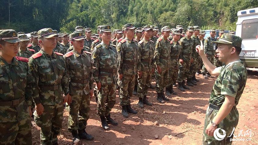 ��������15��00���侯�����ܶӲ�ı�����º�ͬ־����С�ӿ���Ӫ�أ��������عٱ���