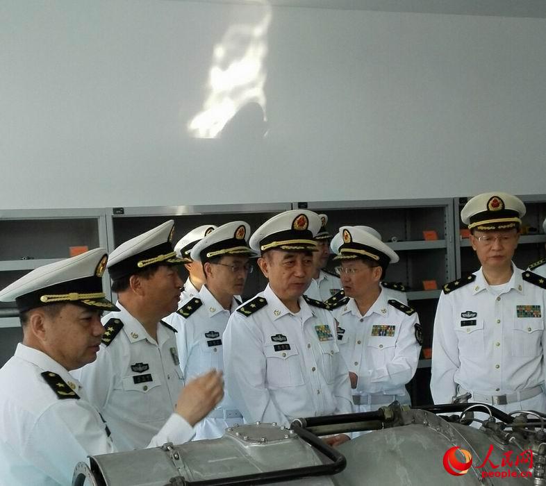 ���＾�ڣ��������ӻ��㽨�������Ⱥ��·�ߣ���֯����һ�߹�Ħ���׽�����