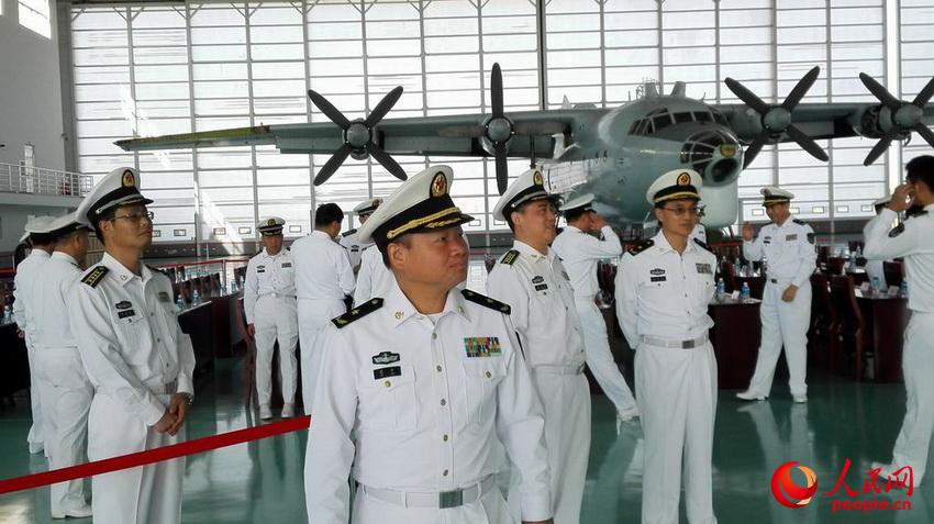 ���＾�ڣ��������ӻ��㽨�������Ⱥ��·�ߣ���֯����һ�߹�Ħ���׽�����