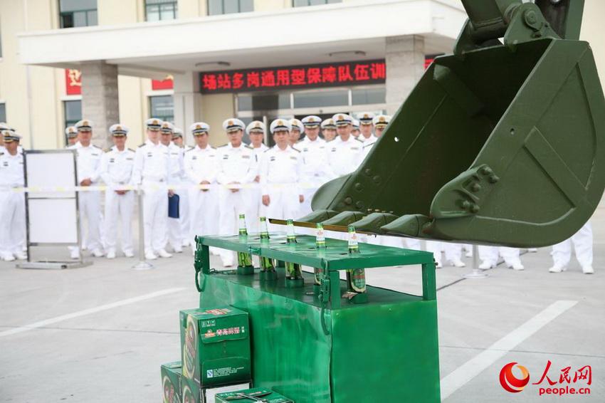 ���＾�ڣ��������ӻ��㽨�������Ⱥ��·�ߣ���֯����һ�߹�Ħ���������