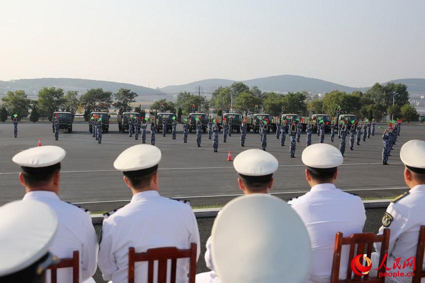 ���＾�ڣ��������ӻ��㽨�������Ⱥ��·�ߣ���֯����һ�߹�Ħ���ź��� ��