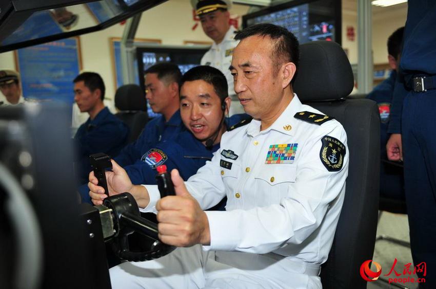 ���＾�ڣ��������ӻ��㽨�������Ⱥ��·�ߣ���֯����һ�߹�Ħ�������� ��