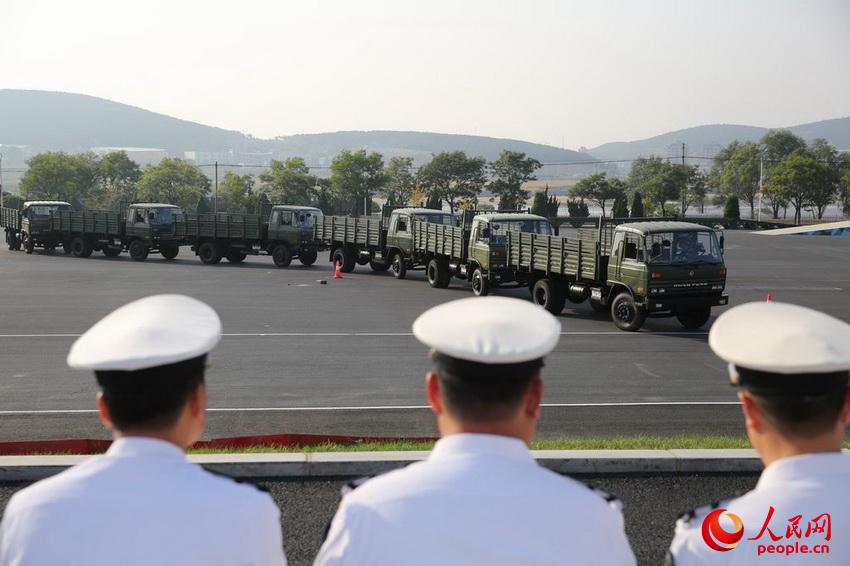 ���＾�ڣ��������ӻ��㽨�������Ⱥ��·�ߣ���֯����һ�߹�Ħ���ź�����