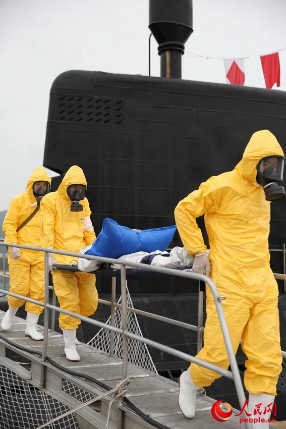 ���＾�ڣ��������ӻ��㽨�������Ⱥ��·�ߣ���֯����һ�߹�Ħ���ź�����