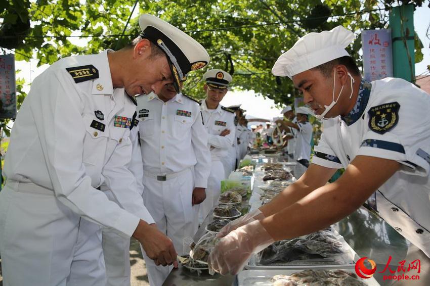 ���＾�ڣ��������ӻ��㽨�������Ⱥ��·�ߣ���֯����һ�߹�Ħ���ź�����