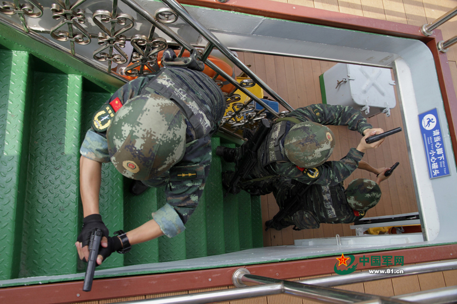 ����:�����侯�����Ϸ��� �ִ�"��צ��"������4��