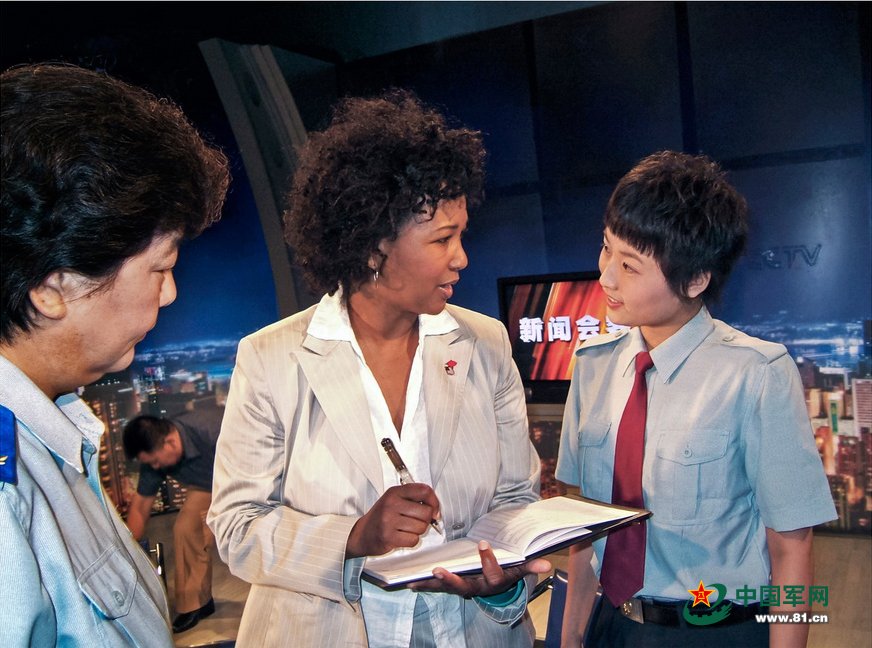 2005��7�£��ռ����������һλ����Ů����Ա÷������ɭһ��һͬ�߽��������̨�ġ����Ż����������Լ����̷����