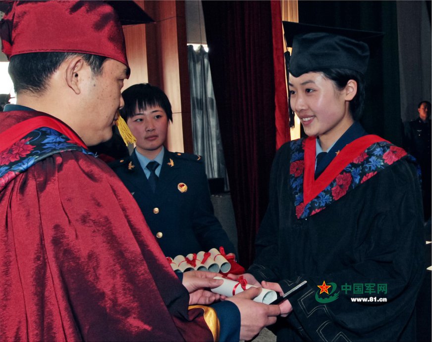 2009��4��2�գ�����ĺ�ˮ���������΢Ц�����ռ���Ӻ�У��ҵ�ˡ���Լ����̷����