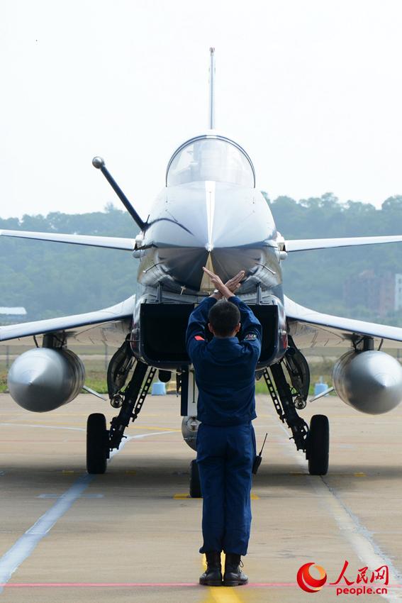 12ʱ10�֣����һ�ܷɻ����ȵ�ͣ����λ�� ��������Ӱ 