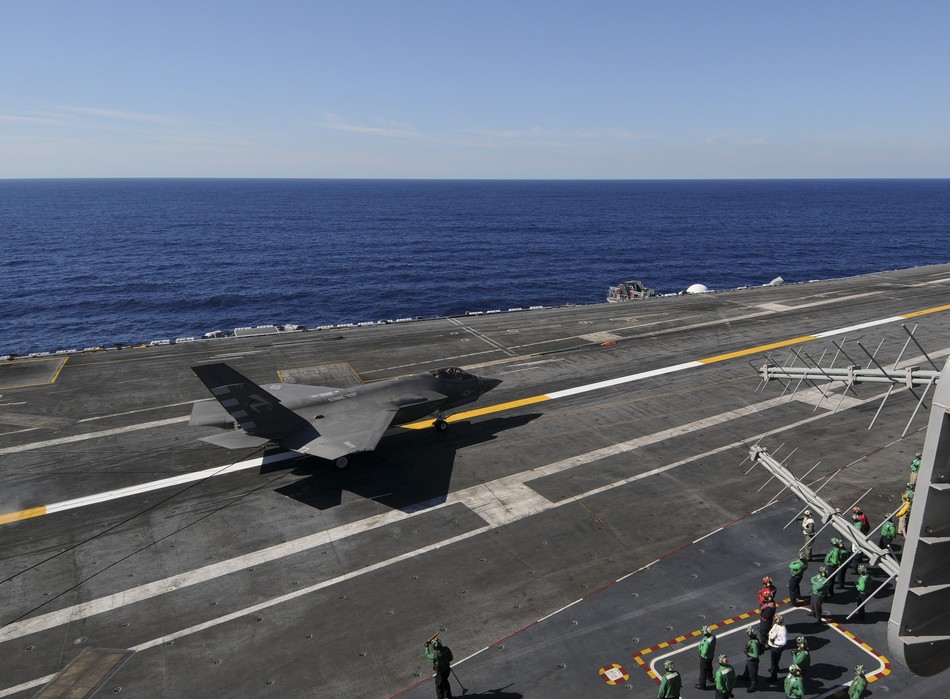 ����:F-35C�״δӺ�ĸ�ϵ�����ɡ�9��