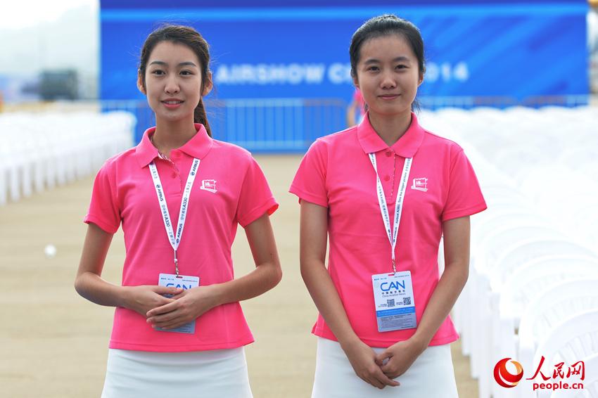 11��10�����磬�麣��չ��־Ը������Ա���ڽ��п�Ļʽ���š�