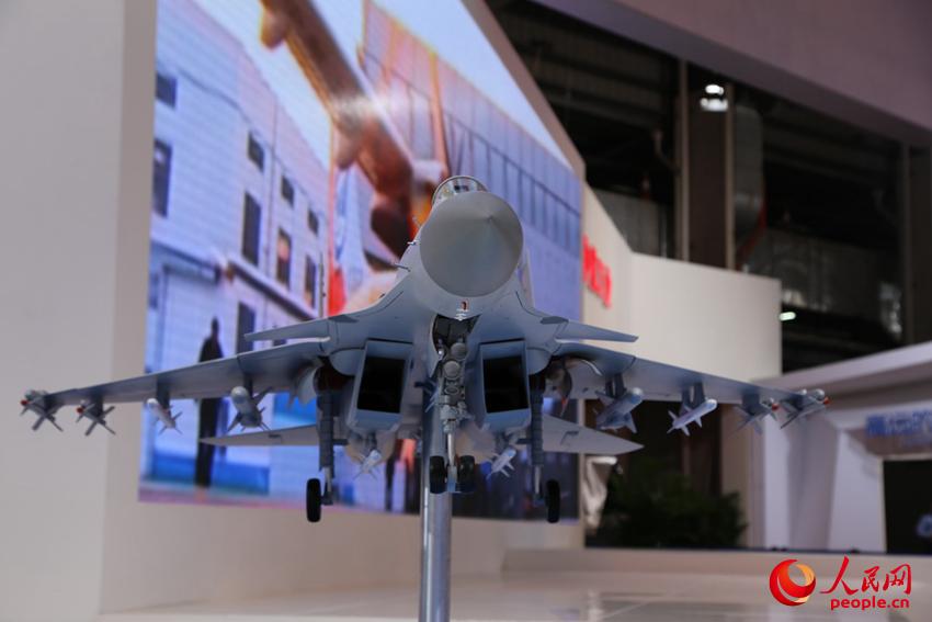 ��������Ƭ�Ͽ�����-15�����ͻ����¹���8�������Ҽܡ���Ӱ���Ƽ���