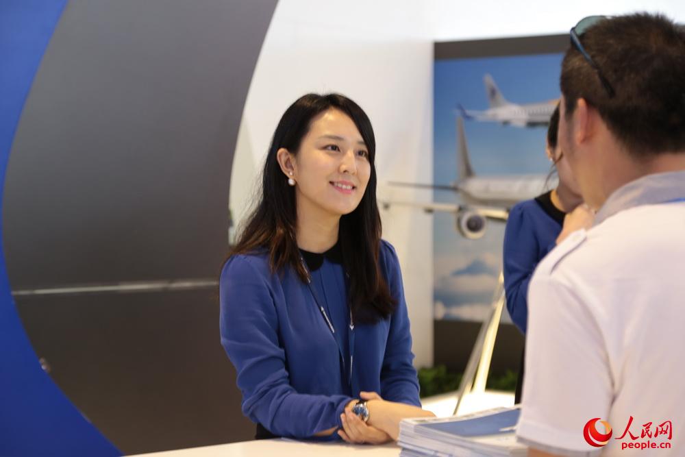 ��չ�ֳ���Ů���ơ��Ƽ��� ��