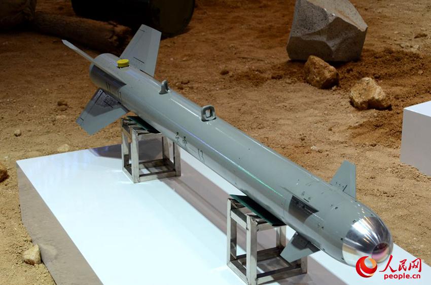 CS BBM1��100���Ｄ���Ƶ�ը����������