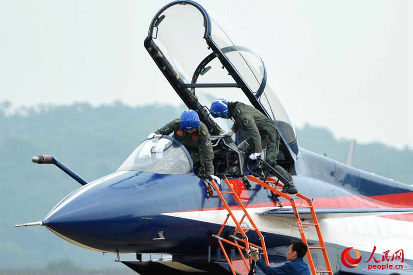 �й��վ������߻���Ů����Ա����Ӱ��������