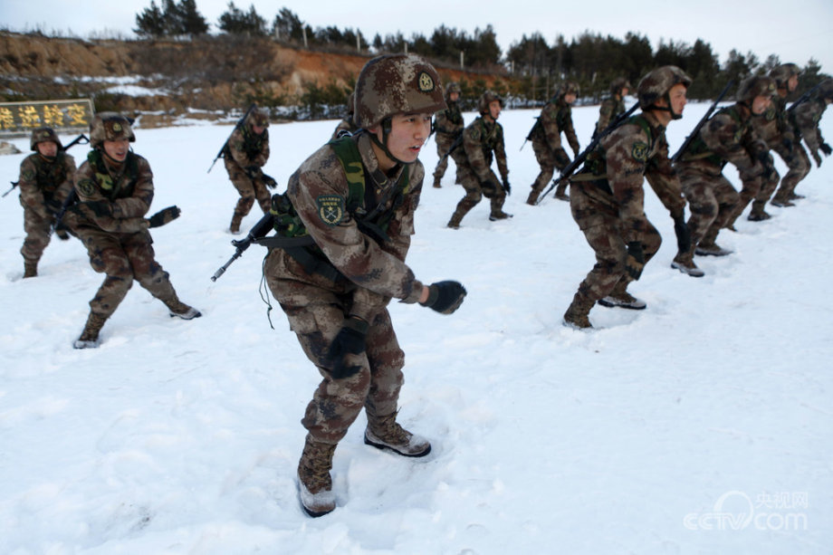 ���壺�������ںӱ߹�սʿ����15������Сƻ������5��