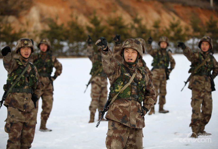 ���壺�������ںӱ߹�սʿ����15������Сƻ������4��