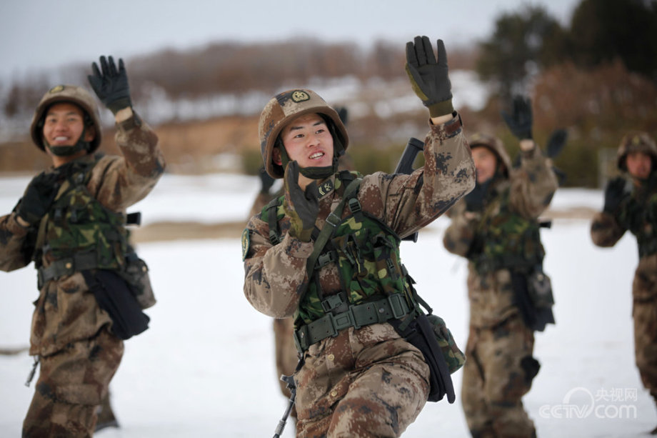 ���壺�������ںӱ߹�սʿ����15������Сƻ������2��