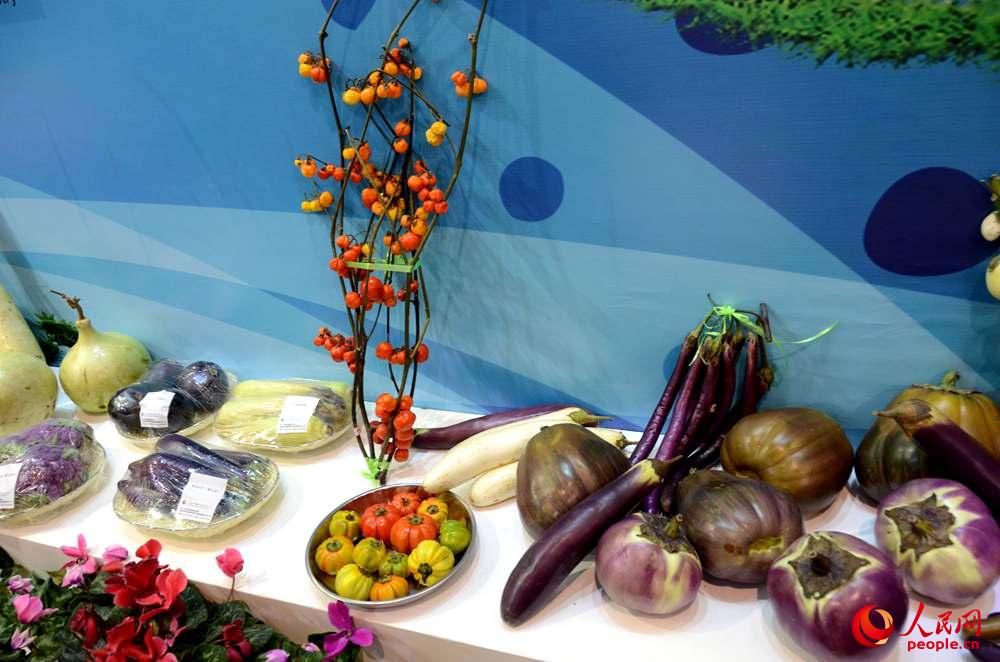 ��չ�ֳ�չ���ĺ����߲ˡ�������