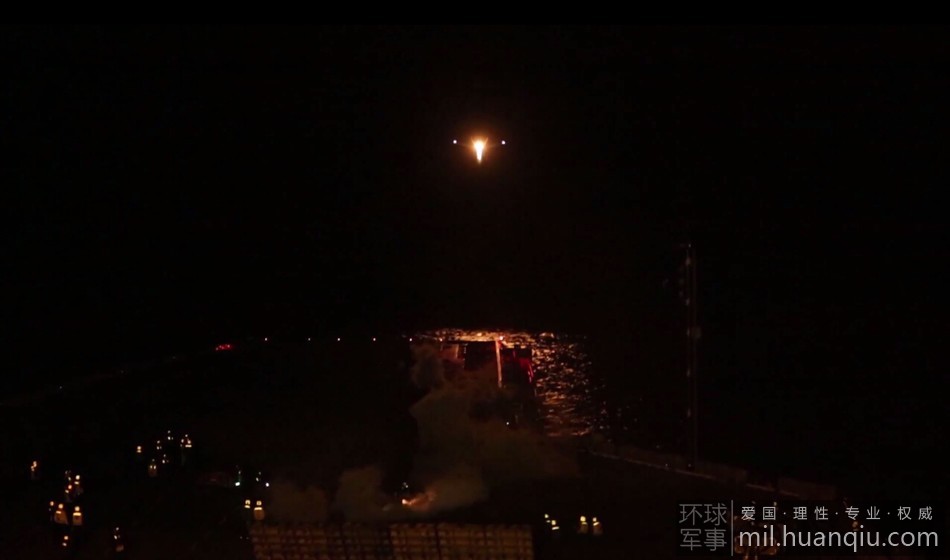 ���壺����F-35C�״�ҹ���𽵺�ĸ��17��