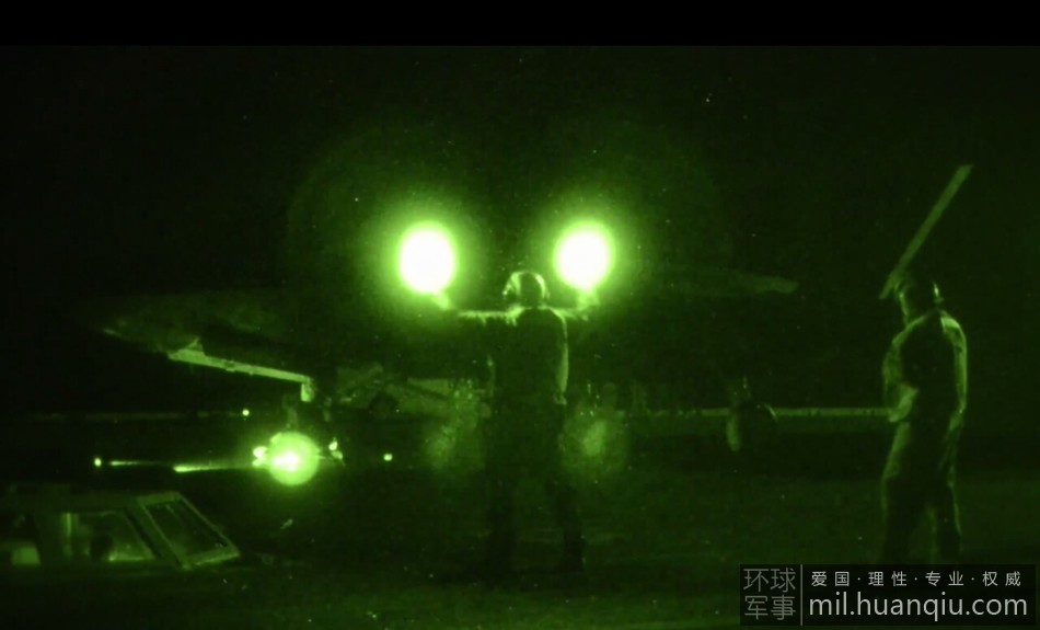 ���壺����F-35C�״�ҹ���𽵺�ĸ��2��