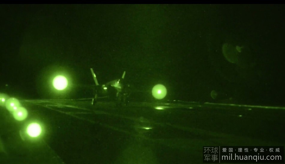 ���壺����F-35C�״�ҹ���𽵺�ĸ��5��