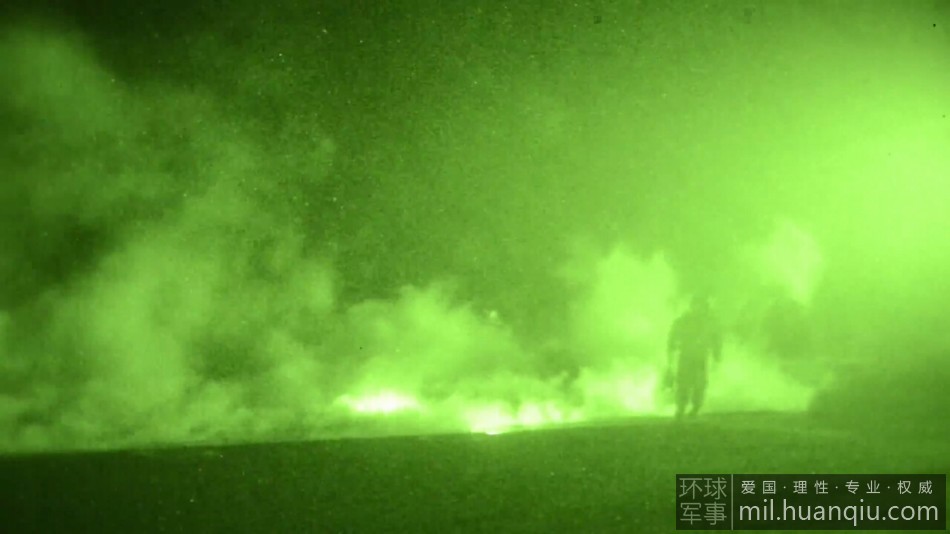 ���壺����F-35C�״�ҹ���𽵺�ĸ��14��