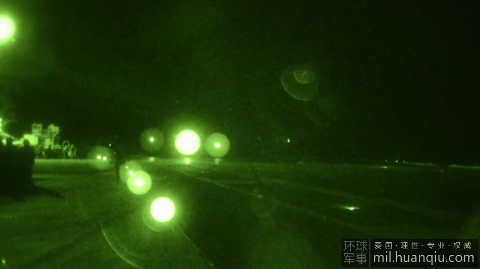 ���壺����F-35C�״�ҹ���𽵺�ĸ��12��