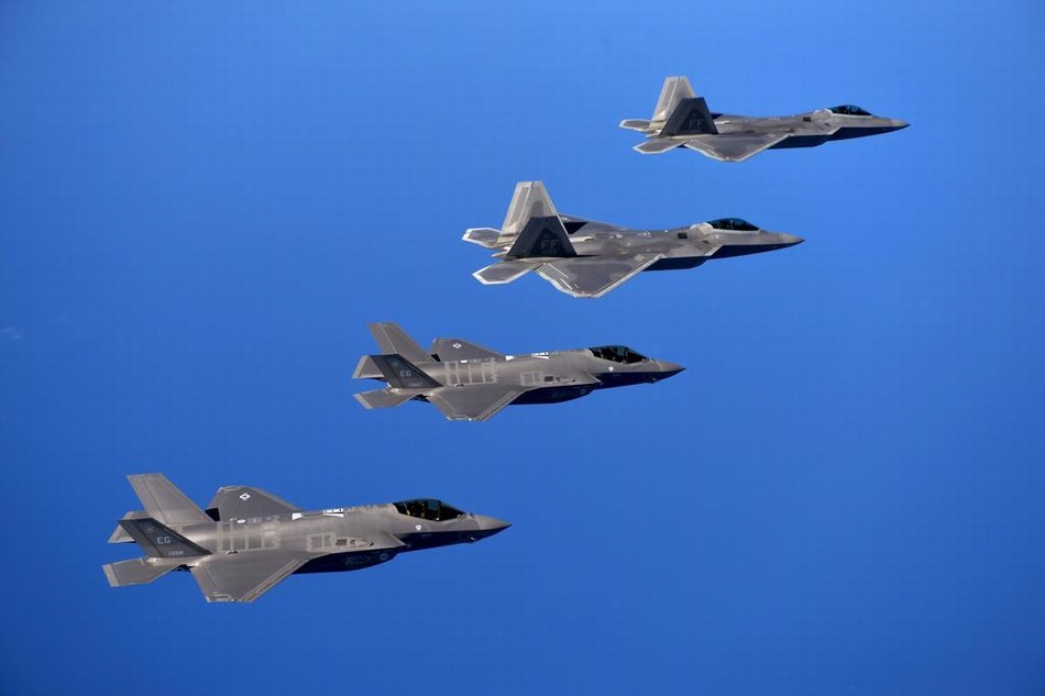 ���壺�������������F-22��F-35A���жԿ�ѵ����2��
