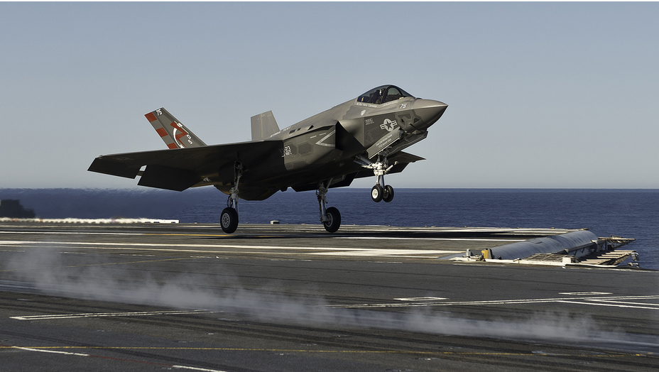 ����:����F-35C������Ϻ�ĸ���ԡ�2��