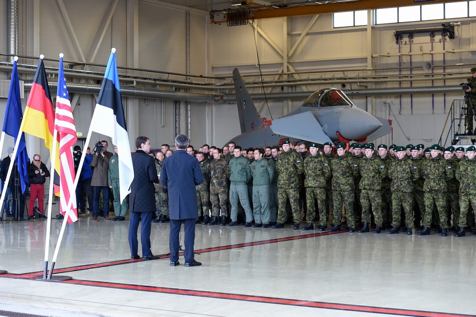 ����:����F-16Ϊ��Լ���鳤ר��������8��