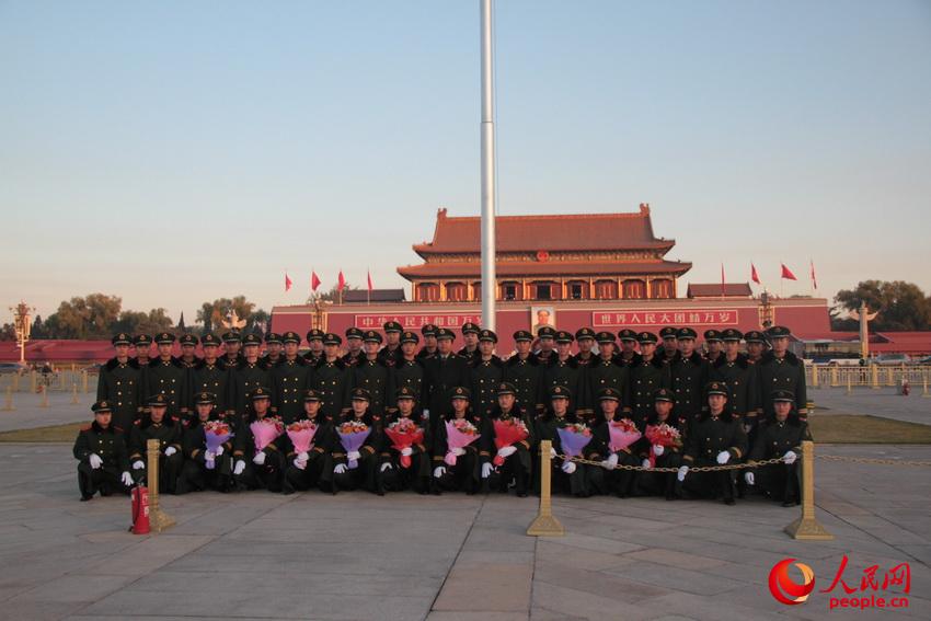 �侯���커���������ϱ��찲��ǰ��Ӱ   ���