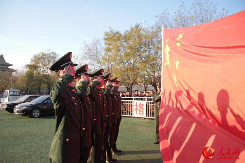 �侯���커���������ϱ���������     ţ�ɺ���