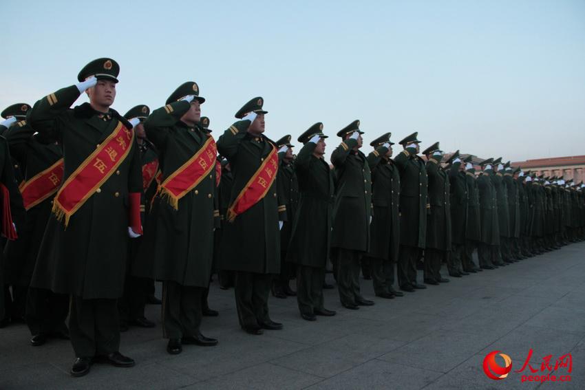 �侯���커���������ϱ�����쾴���һ������ ţ�ɺ���