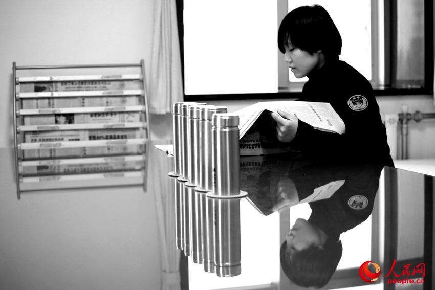 ��Ӫ��������������˶�����˳�ִӱ�������һ�ž��������һ���ٶ�10����