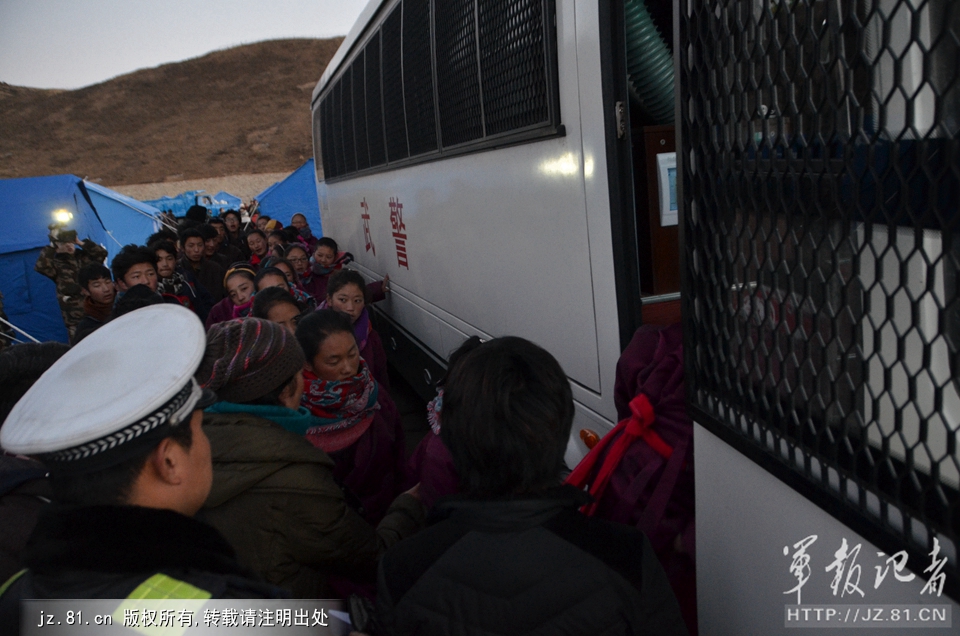 �侯�ٱ���ҹ��ս��ȫת��300��������ʦ��(ͼ)��5��