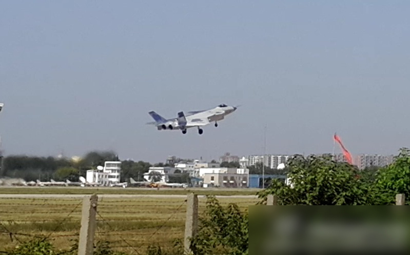 ��֮ǰ�ع����Ƭ�У�2001�ż�-20�����ԡ���ڰ�ס�����ò�������п������ڽ�������Ϳ�ϵĲ��ԡ�