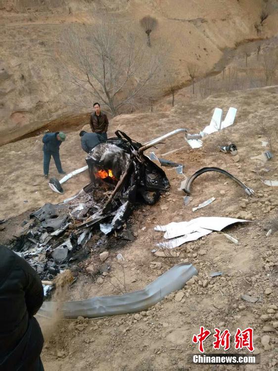 ���壺����һ�ܷɻ�׹��������Ա���� ������Ա��������2��