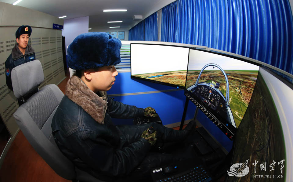 ʵװ����ǰ��ѧԱ�ǽ���ģ�����ѵ���������� ��