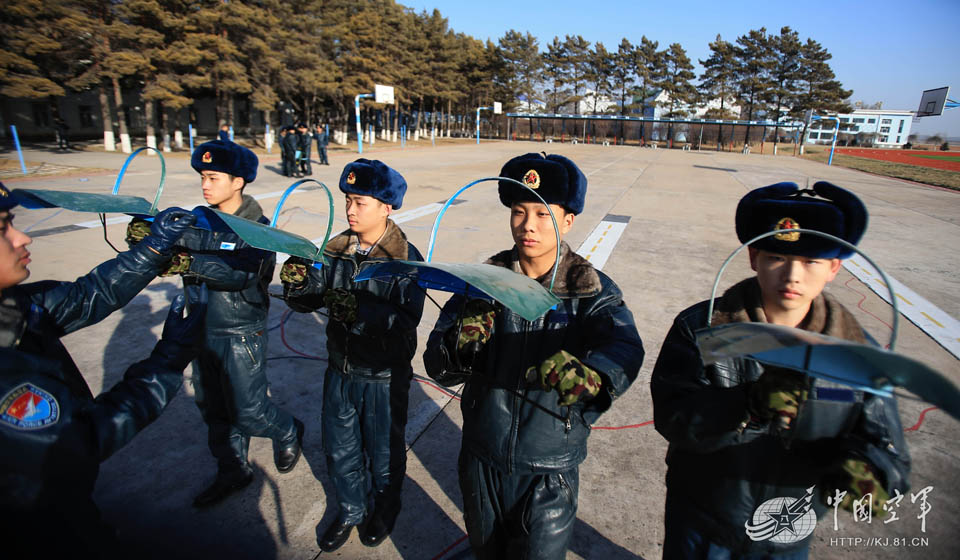 ѧԱ�ǽ��з���ǰ����ĵ���׼���������� ��