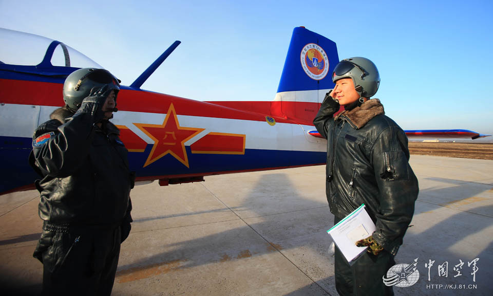 ѧԱ����н̹���ʾ�Ϸɻ��������� ��