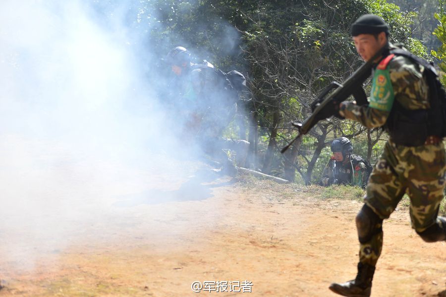 ���壺�߷��侯������;��ϮΧ�ˡ���������3��