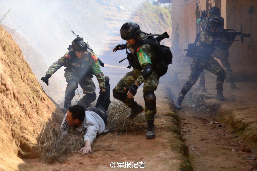 ���壺�߷��侯������;��ϮΧ�ˡ���������6��