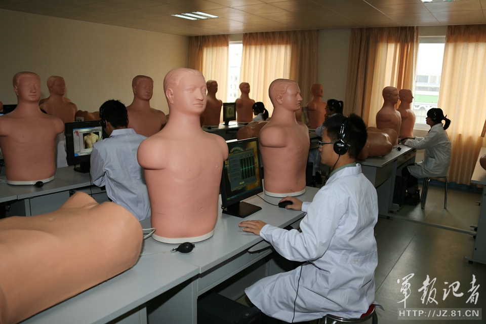 12��7�գ�����������Ա����ģ���������������