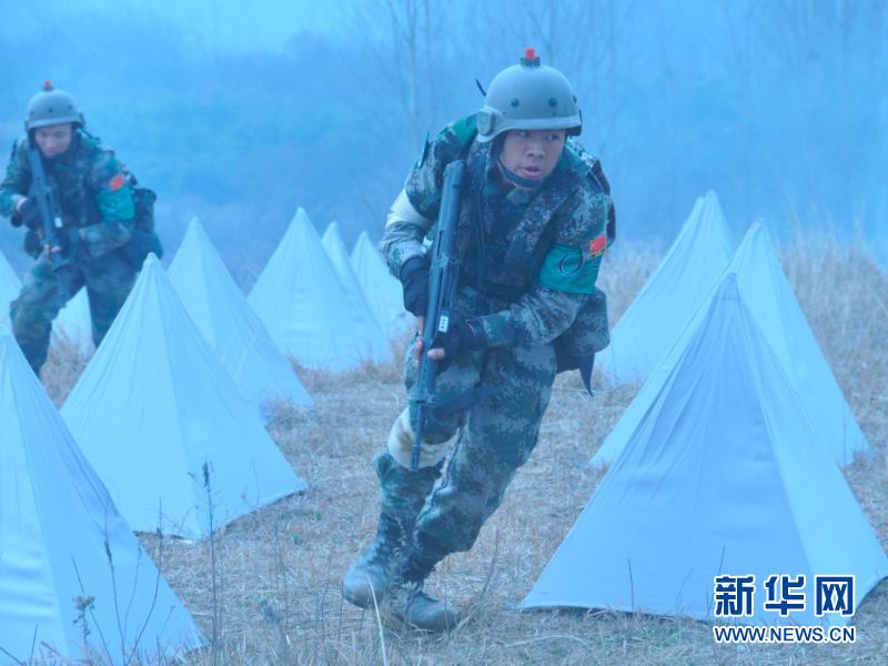 ѧԱ�ڽ���ս�����������������