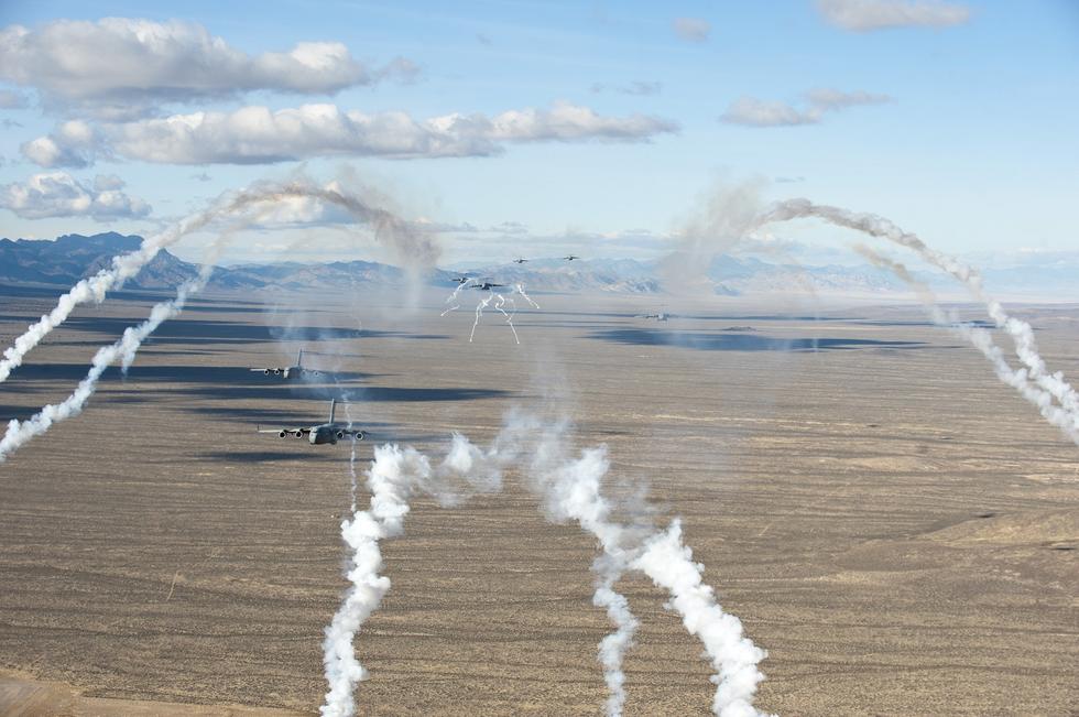 C-17������������������Ⱥ�ͷŸ��ŵ���