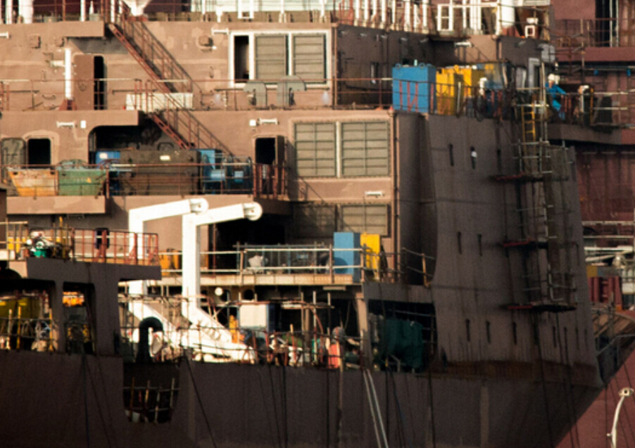 ͼΪ��1���й���ּ��������ڽ���Ƭ���������ϴ�λ�ú��������������ع��ͼƬ�г��ֵ����Ƶ�2����ּ�����������һ��