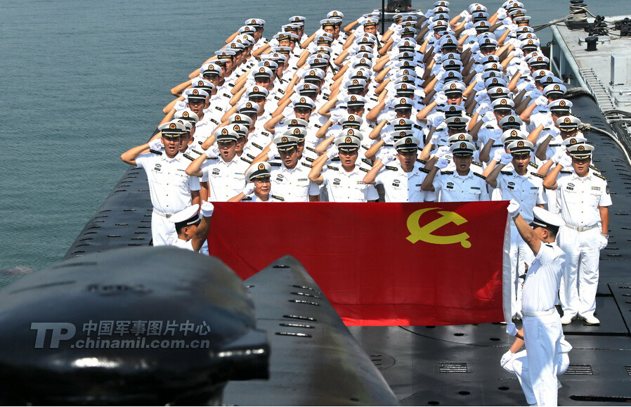 ͧ�������ָ���򡣺�Ǳͧ���ӹٱ����ԶԵ��ҳϡ���������ָ�ӡ��������µ��Ǻ�Ǳͧ���ӹٱ������뵳�Ĵʵ��龰���������츻 ��