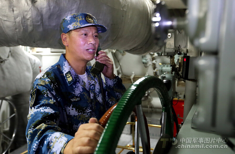 һ����ʿ��κС���ں�Ǳͧ��ֵ����